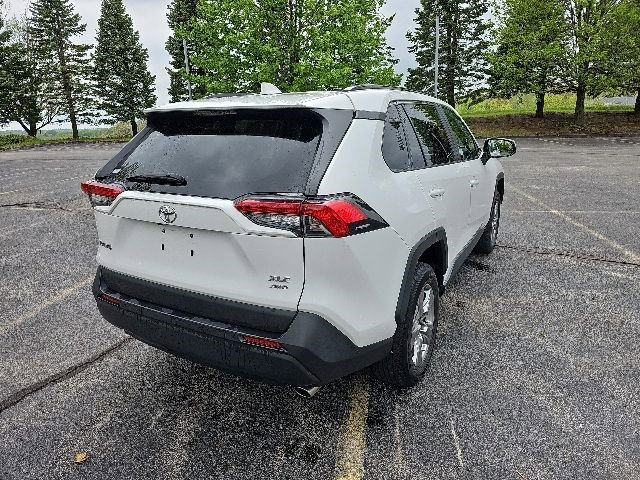 Used 2023 Toyota RAV4 XLE AWD/4WD image 6