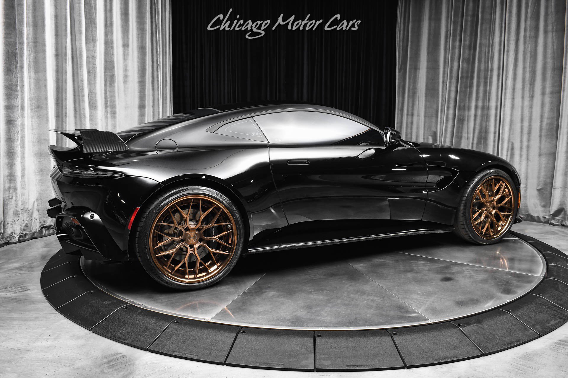 Used 2020 Aston Martin V8 Vantage Coupe RWD image 5
