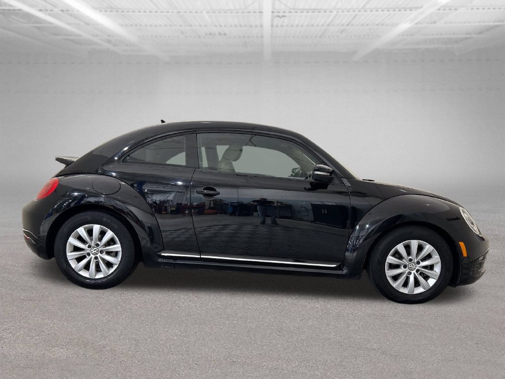 Used 2016 Volkswagen Beetle 1.8T SE w/ Lighting Package FWD image 7