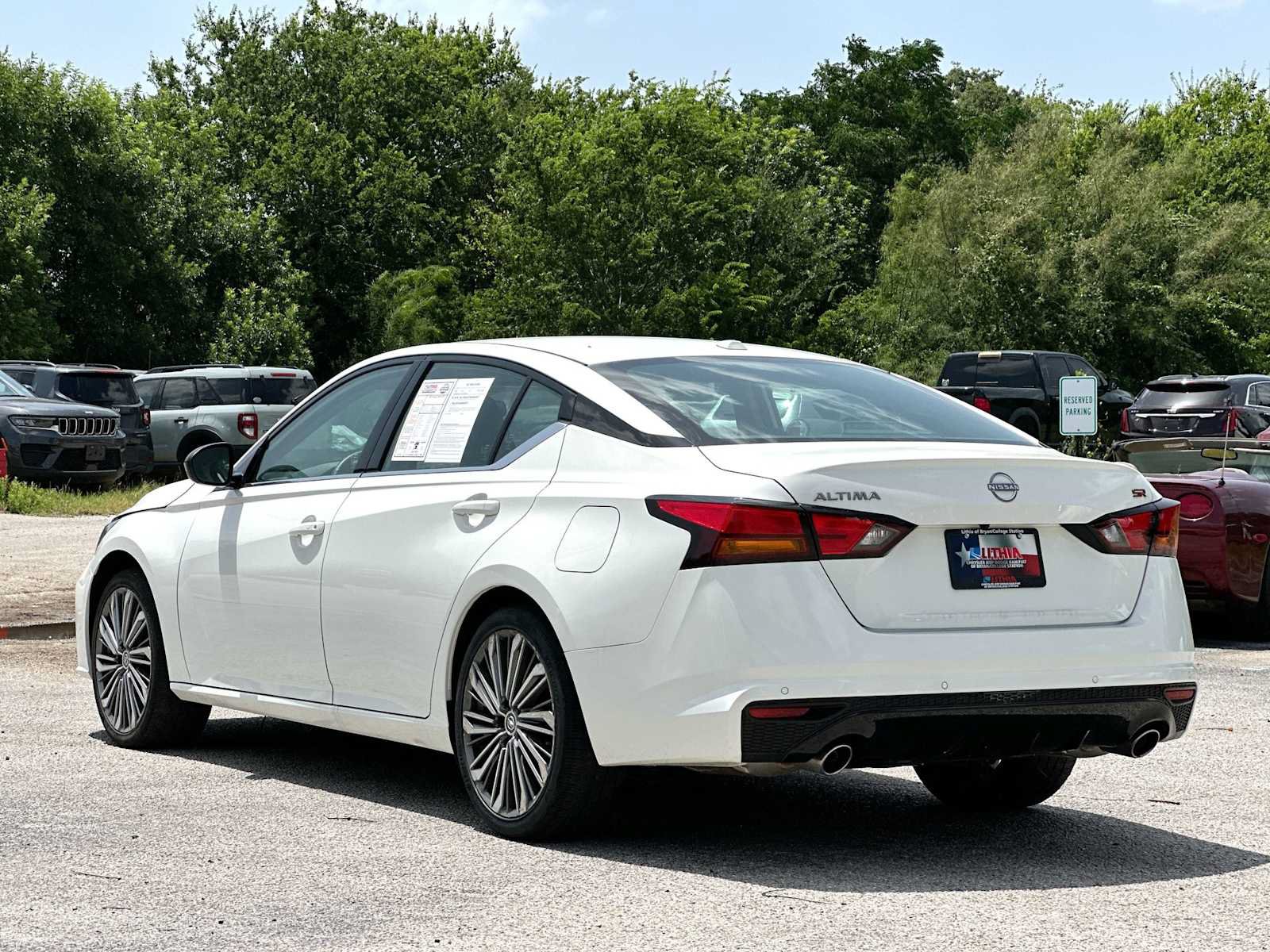 Used 2025 Nissan Altima 2.5 SR FWD image 13