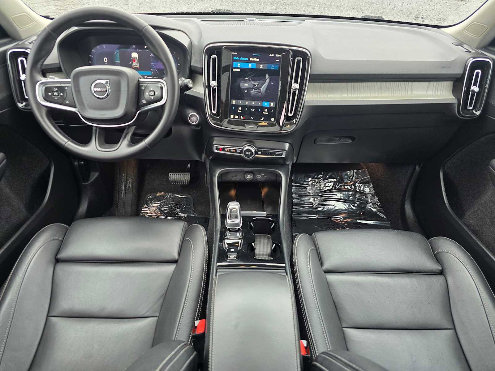 Used 2025 Volvo XC40 B5 Plus AWD/4WD image 18