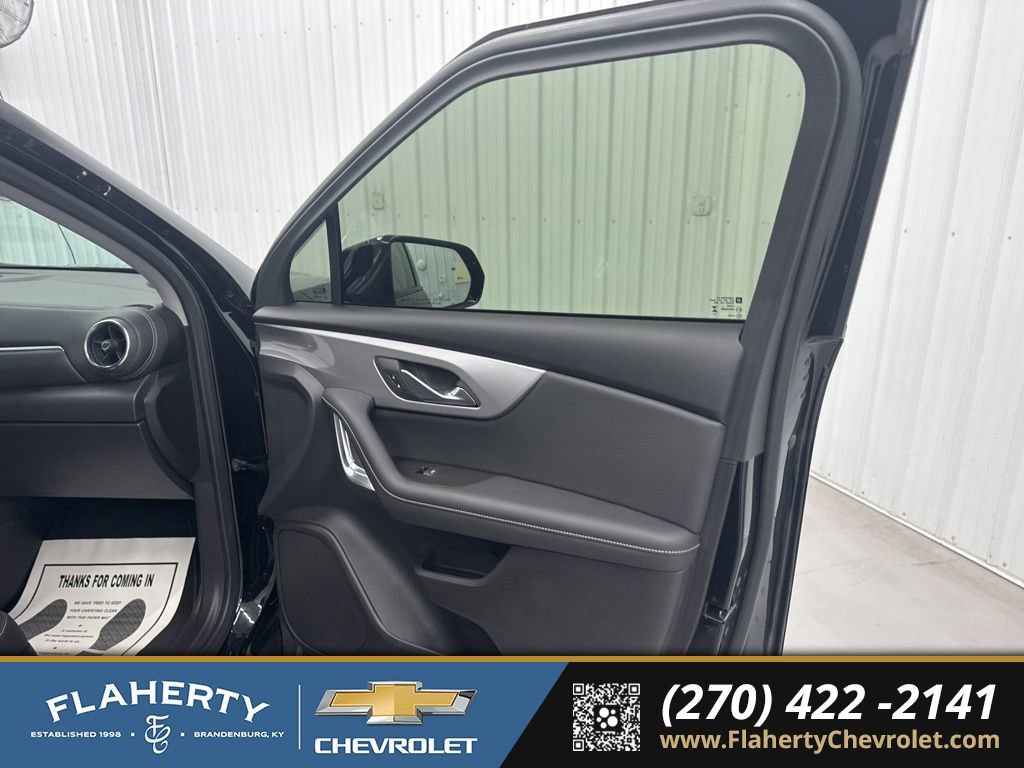 Used 2024 Chevrolet Blazer LT w/ Midnight/Sport Edition image 13