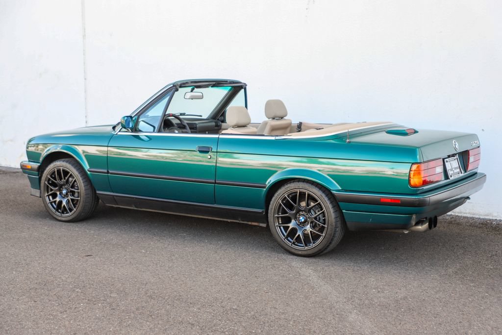 Used 1992 BMW 325i Convertible RWD image 40