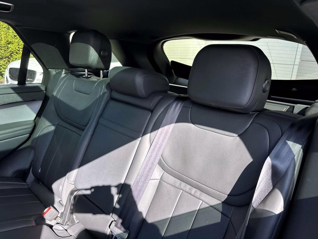 Certified 2025 Land Rover Range Rover Sport image 21