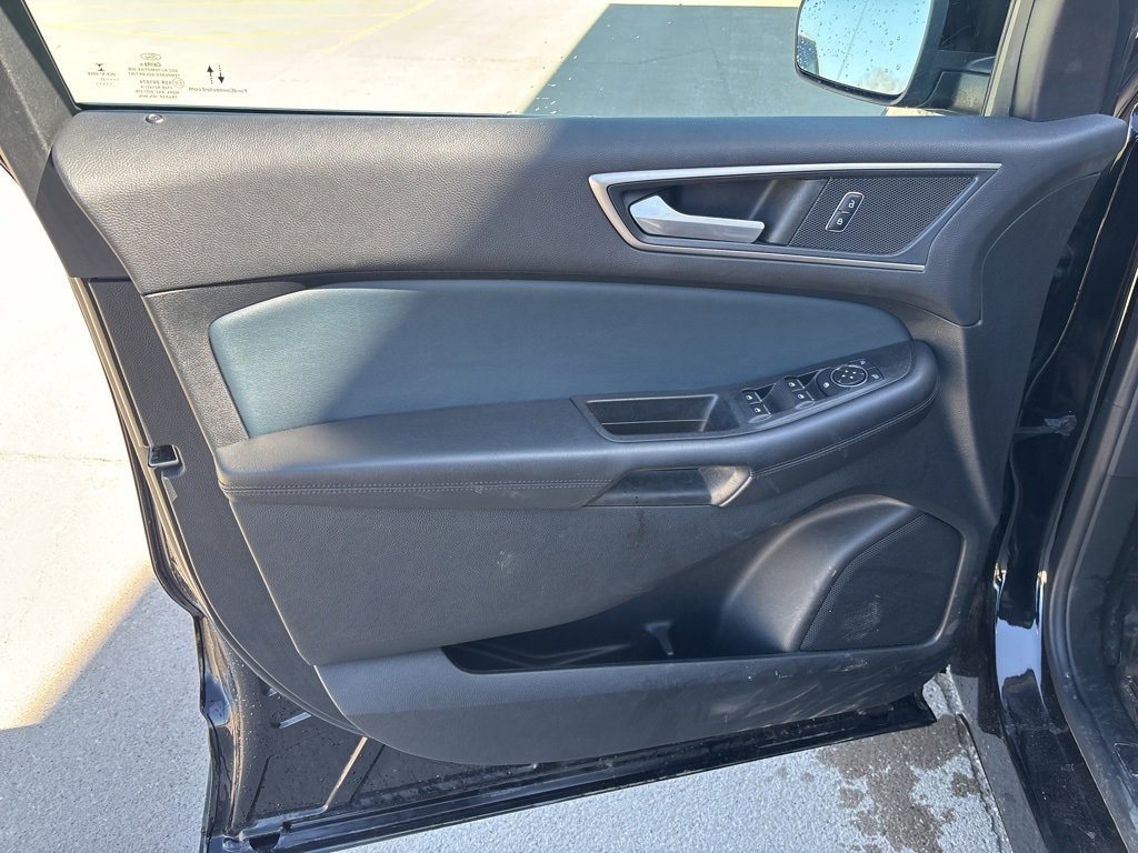 Used 2022 Ford Edge SEL w/ Sport Appearance Package image 12