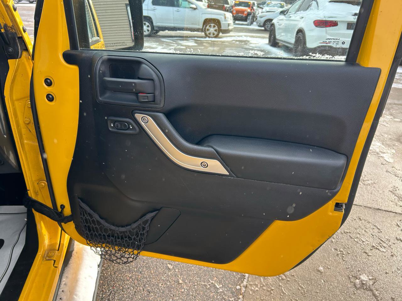 Used 2015 Jeep Wrangler Unlimited Sahara image 16