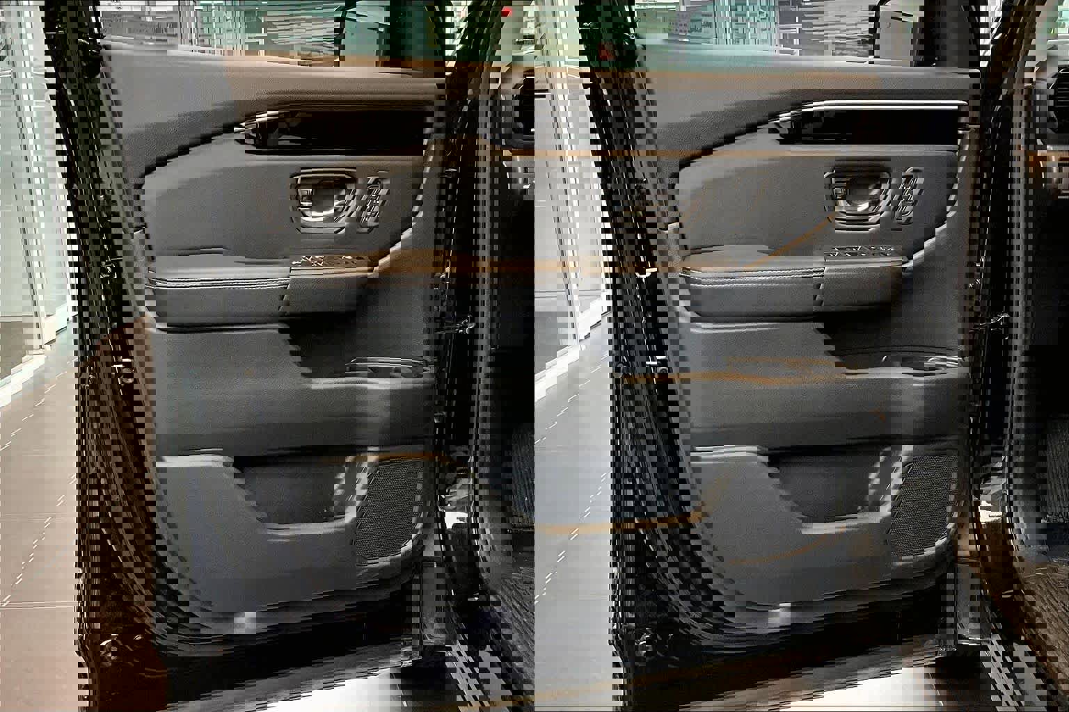 Used 2024 Honda Pilot Touring image 23