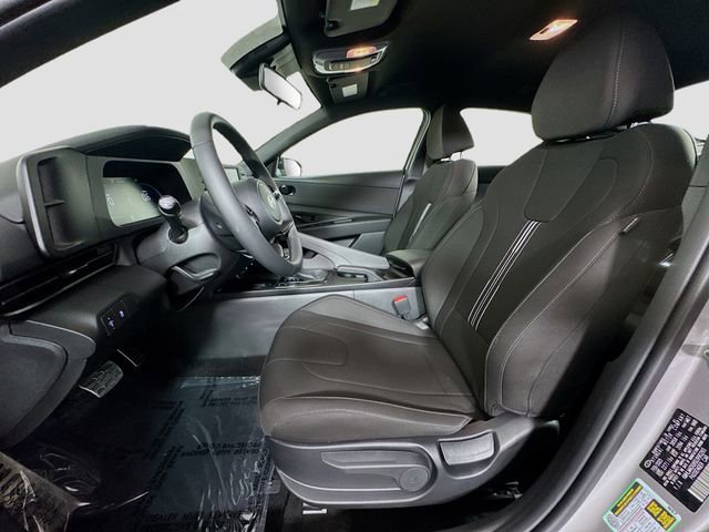 Certified 2025 Hyundai Elantra Sport FWD image 17