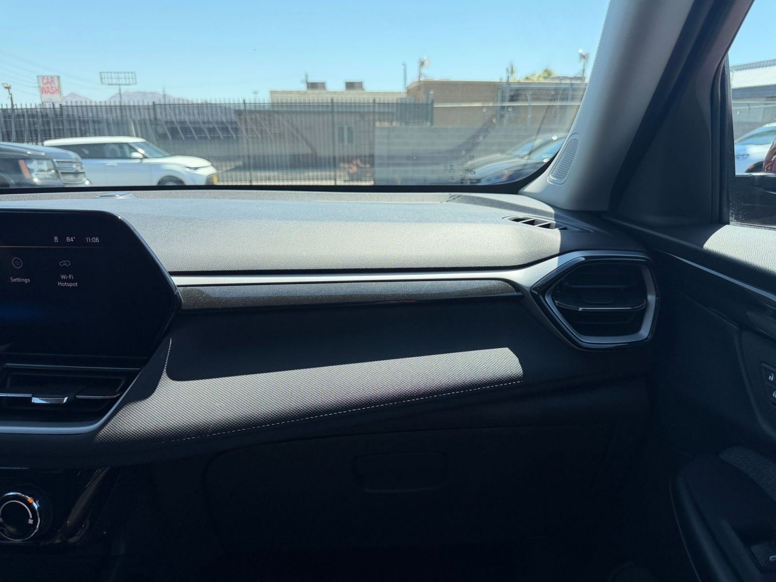 Used 2025 Chevrolet TrailBlazer LT FWD image 34
