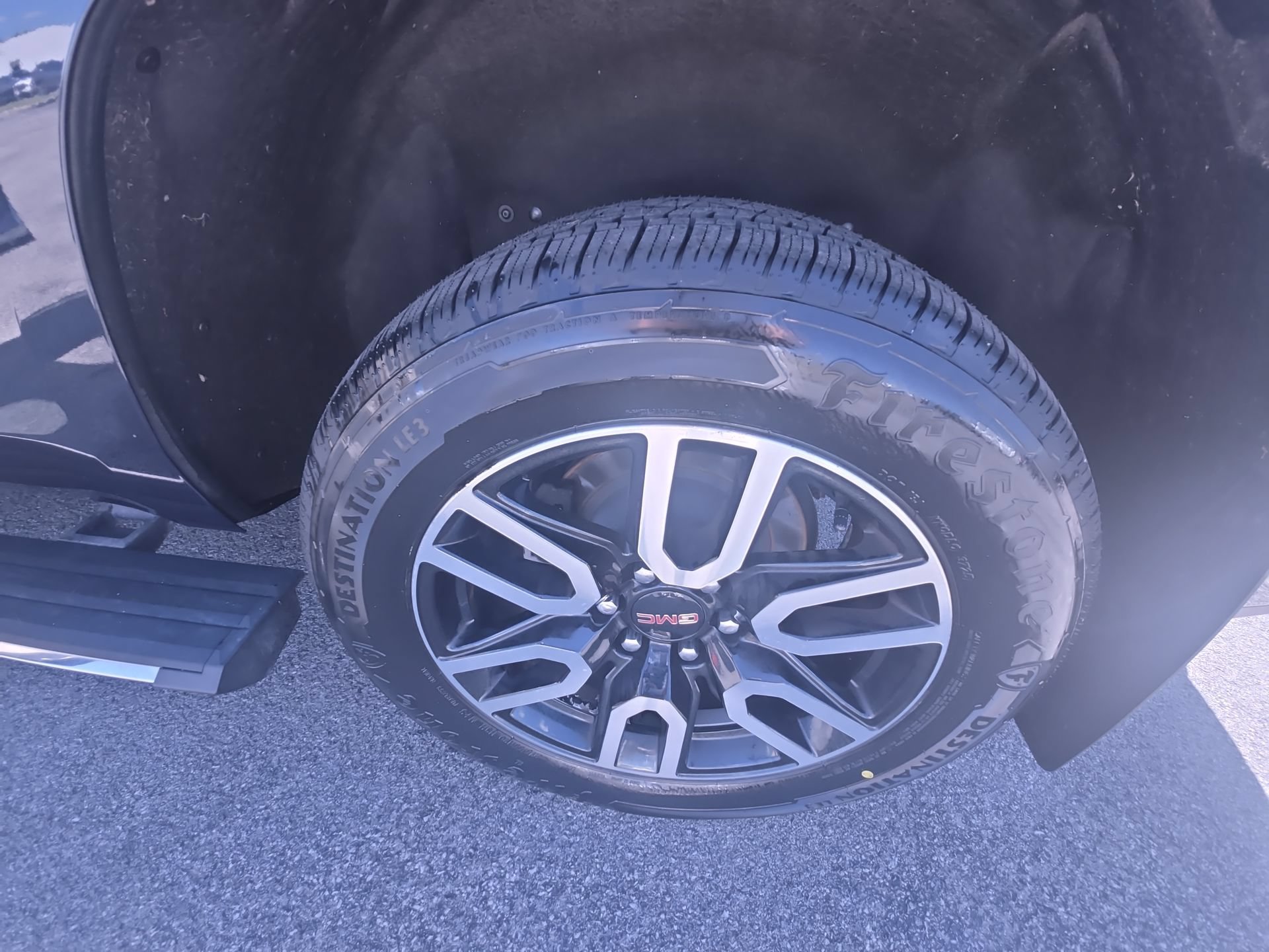 Used 2020 GMC Yukon Denali w/ Denali Ultimate Package AWD/4WD image 34