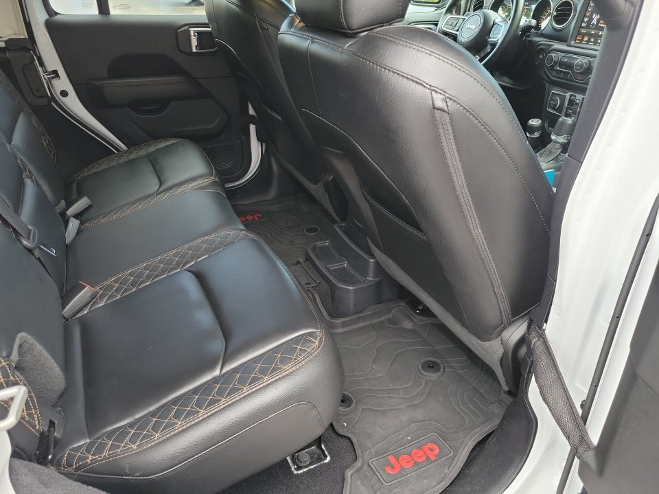 Used 2021 Jeep Wrangler Unlimited Sahara AWD/4WD image 33