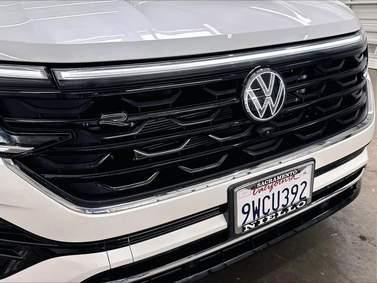 Certified 2026 Volkswagen Atlas SEL Premium R-Line AWD/4WD image 34
