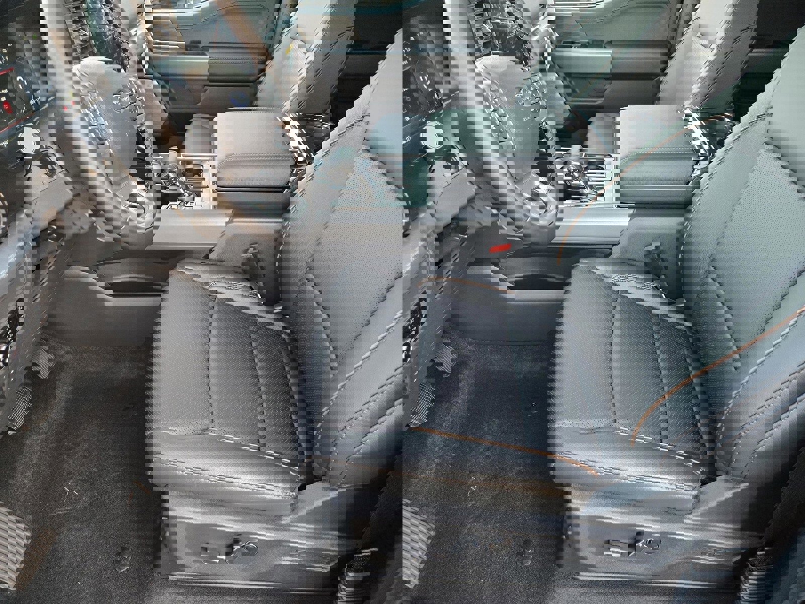 New 2025 Ford F150 Lariat w/ Equipment Group 502A High image 9