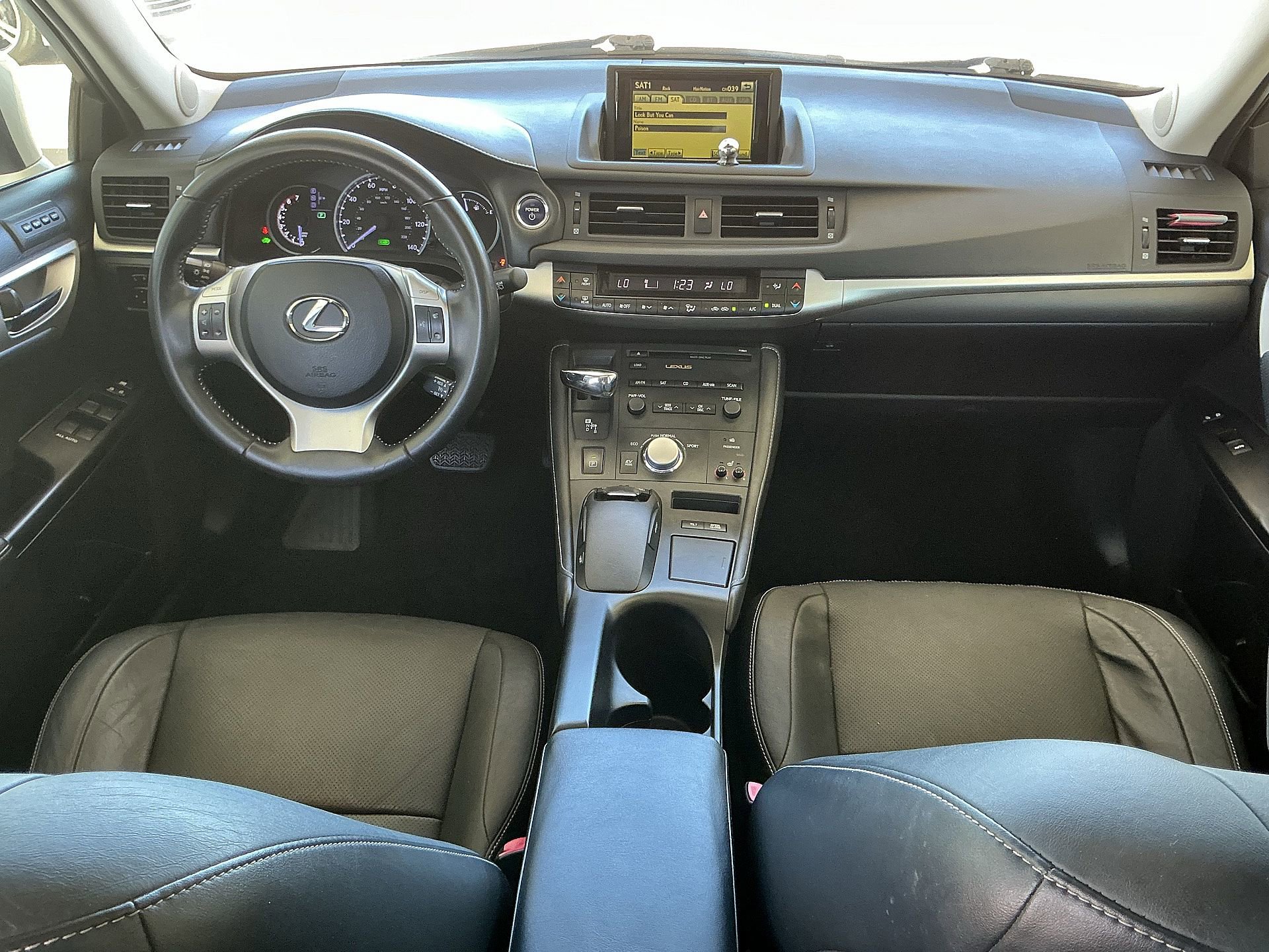 Used 2012 Lexus CT 200h Premium w/ Leather Pkg FWD image 15