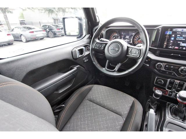 Used 2024 Jeep Gladiator Mojave w/ Technology Group AWD/4WD image 7