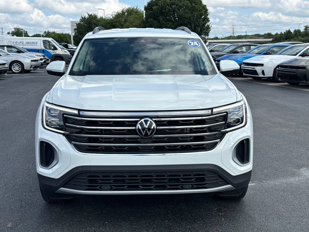Used 2024 Volkswagen Atlas SE AWD/4WD image 8