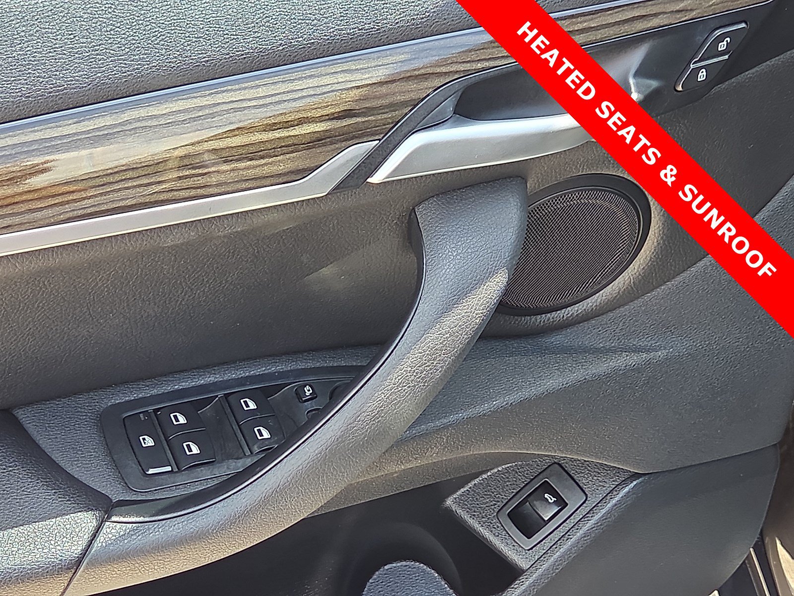 Used 2022 BMW X1 xDrive28i w/ M Sport Package AWD/4WD image 13