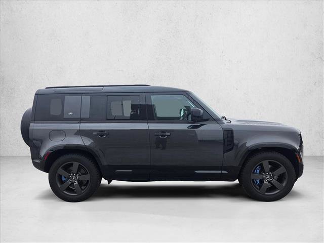 Used 2023 Land Rover Defender 110 X-Dynamic SE AWD/4WD image 4
