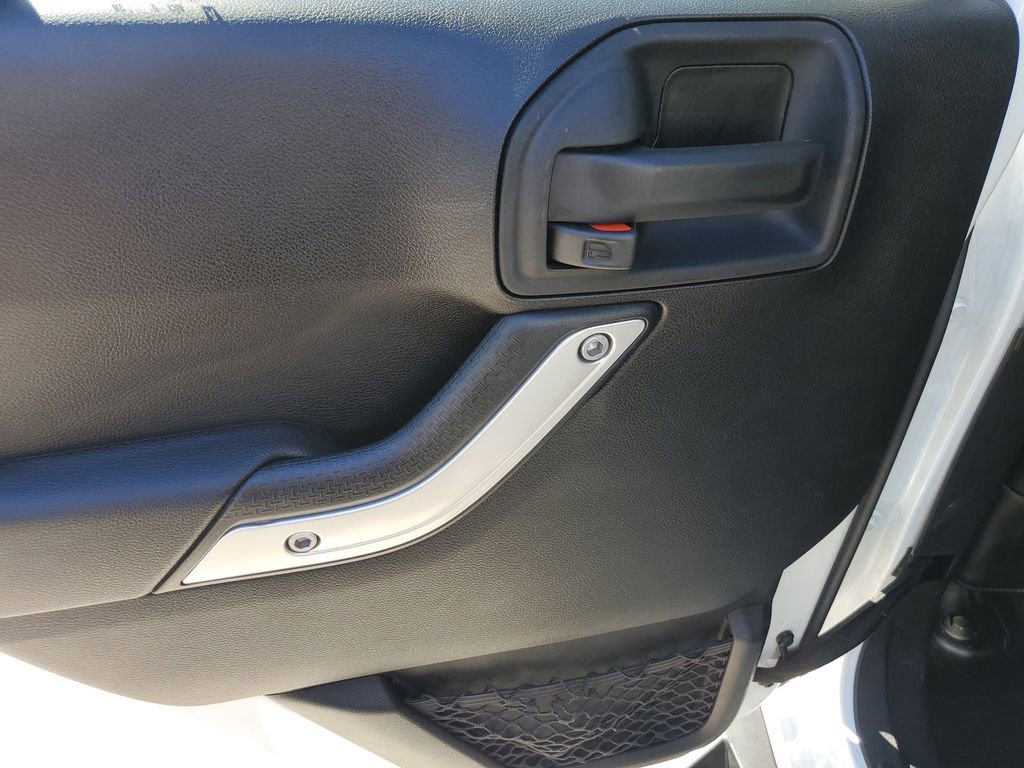 Used 2015 Jeep Wrangler Unlimited Sahara w/ Trailer Tow Group image 17