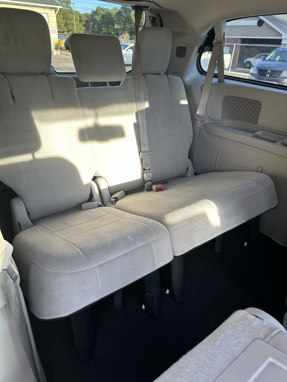 Used 2013 Chrysler Town & Country Touring image 21