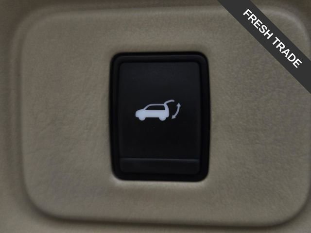 Used 2018 Nissan Pathfinder Platinum w/ Cargo Package FWD image 11