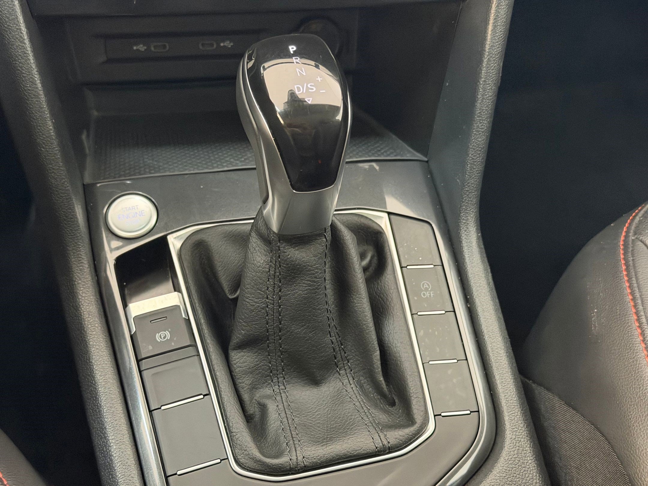 Used 2024 Volkswagen Tiguan Wolfsburg Edition image 18