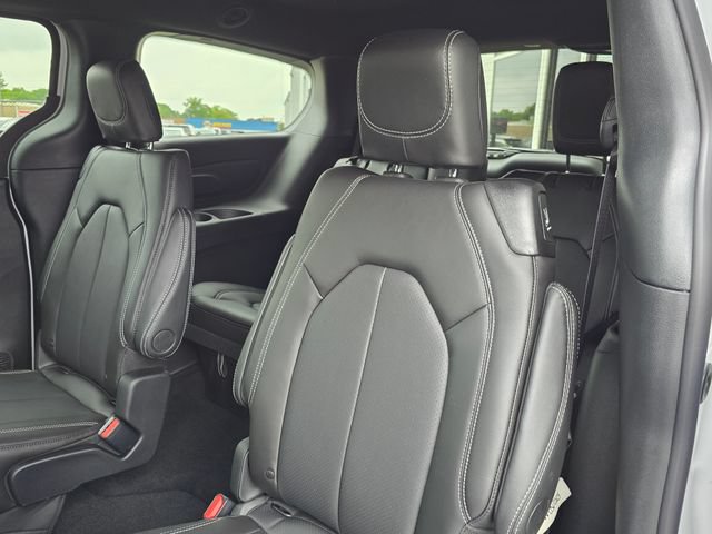 New 2027 Chrysler Pacifica LX FWD image 30