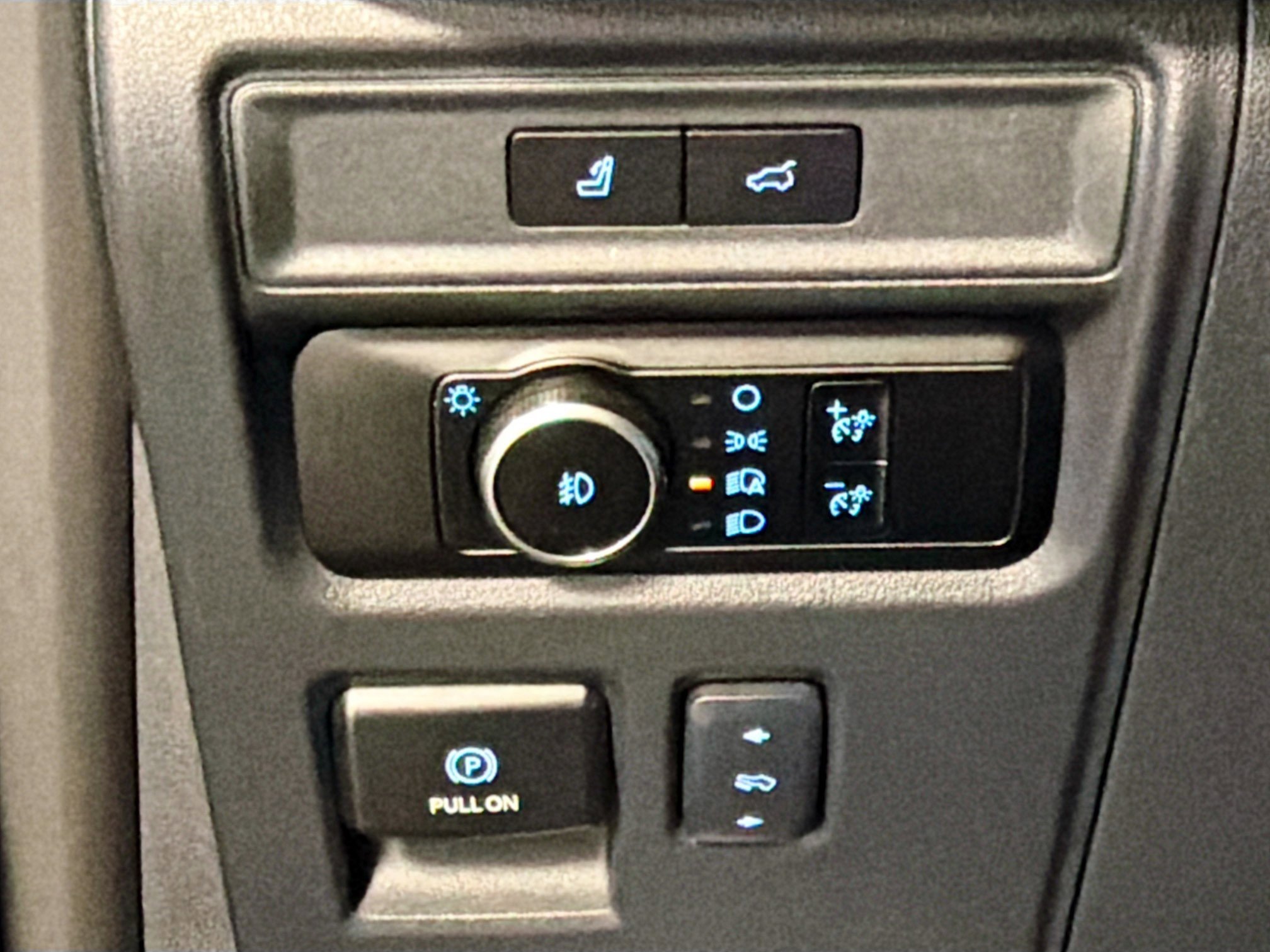 Used 2024 Ford Expedition Limited image 17