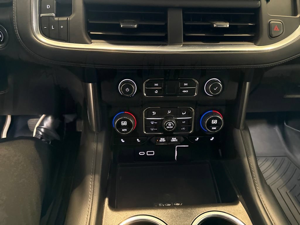 Used 2022 Chevrolet Suburban LT w/ Luxury Package AWD/4WD image 28
