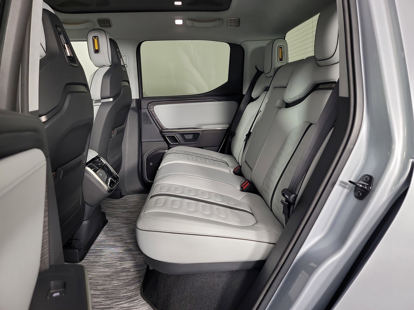 Used 2023 Rivian R1T Adventure image 21