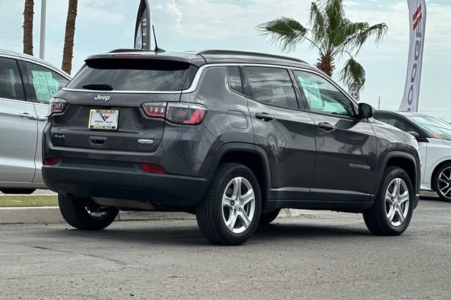 Certified 2024 Jeep Compass Latitude AWD/4WD image 3