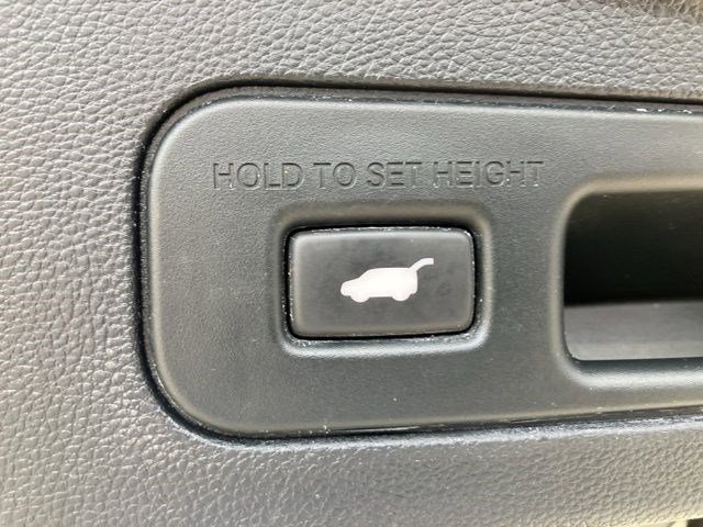 Used 2023 Acura MDX SH-AWD w/ Advance Package image 29
