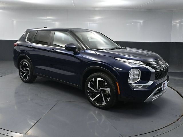 Used 2024 Mitsubishi Outlander SE AWD/4WD image 1