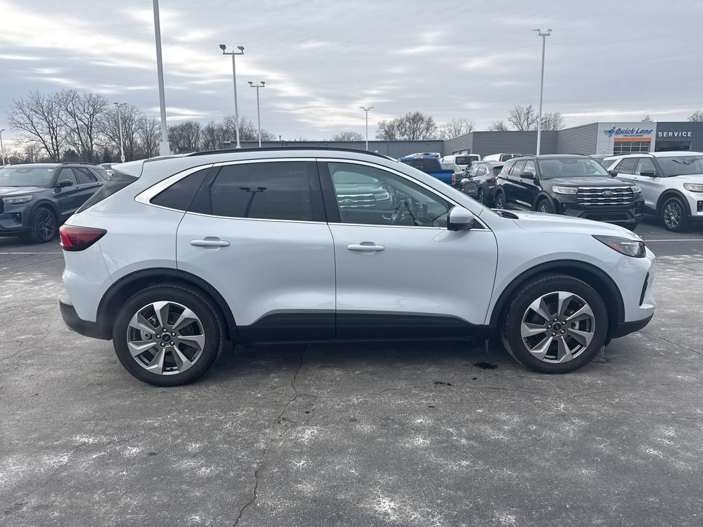 Used 2025 Ford Escape Platinum w/ Premium Technology Package image 6