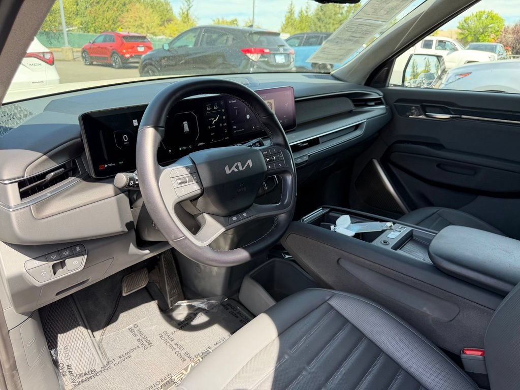 Used 2024 Kia EV9 Land AWD/4WD image 16
