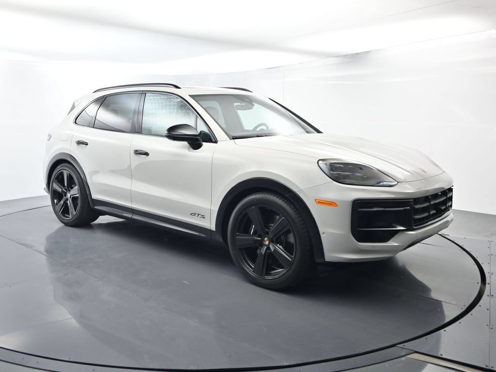 Certified 2026 Porsche Cayenne GTS AWD/4WD image 17