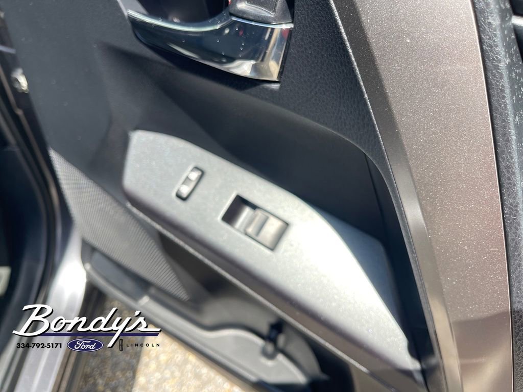 Used 2018 Toyota RAV4 XLE FWD image 20