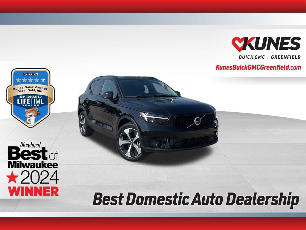 Used 2024 Volvo XC40 B5 Core