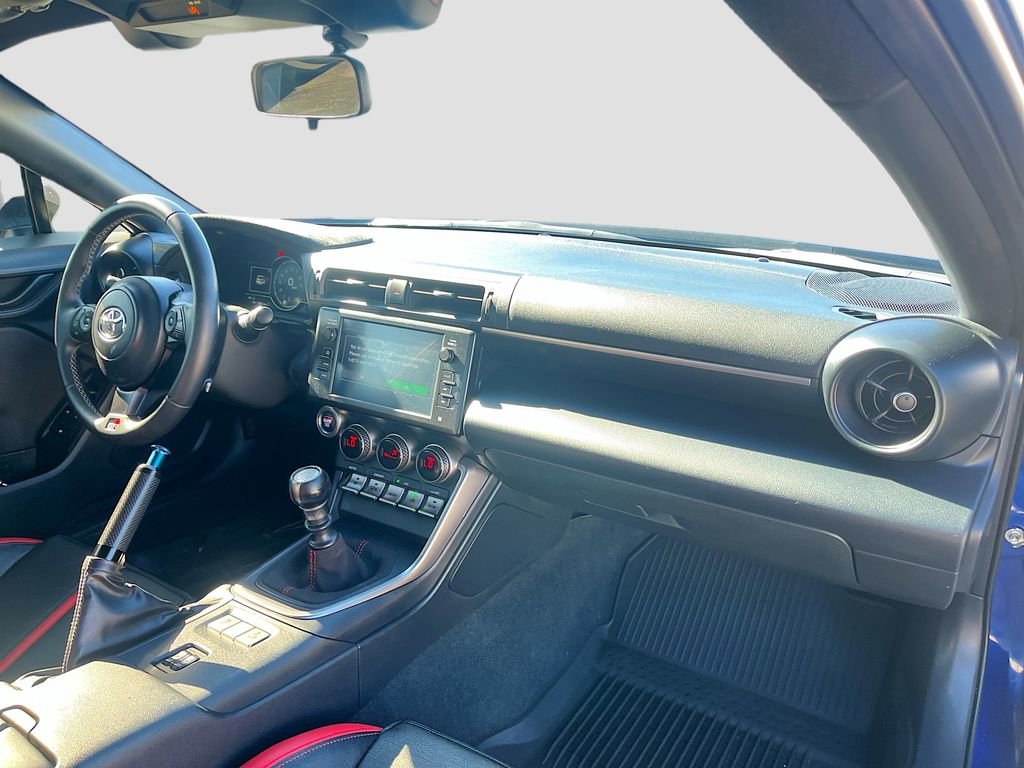 Used 2024 Toyota GR86 Premium image 27