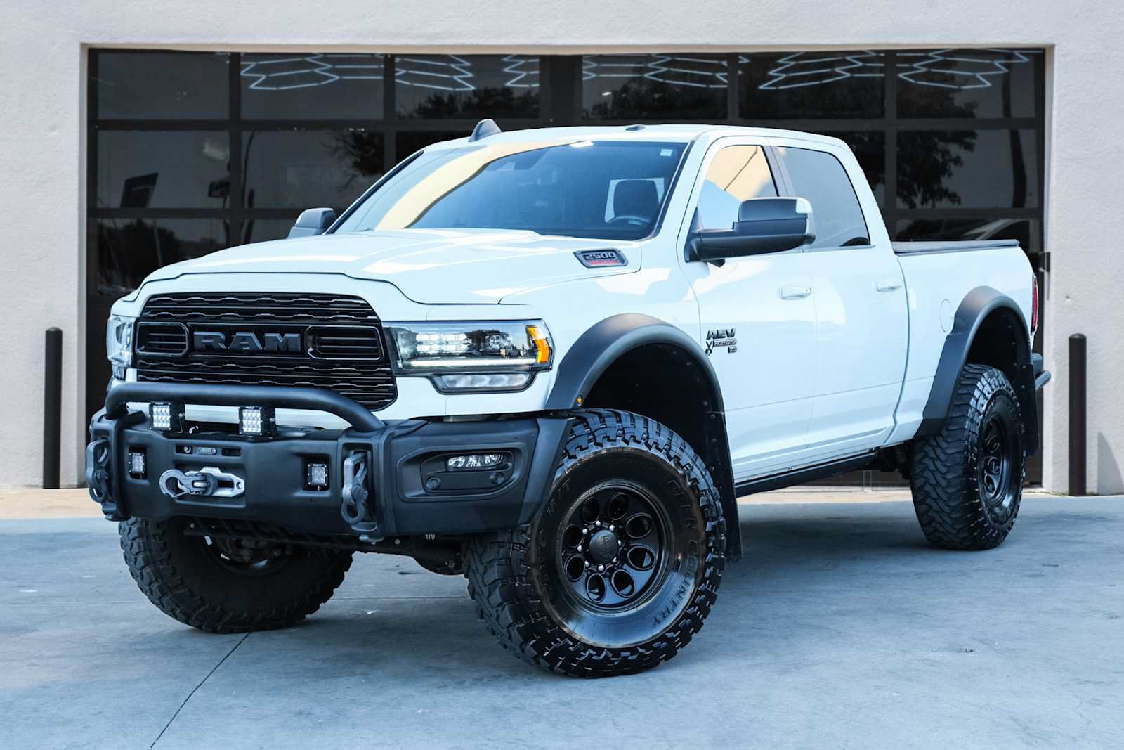 Used 2022 RAM 2500 Limited AWD/4WD image 1