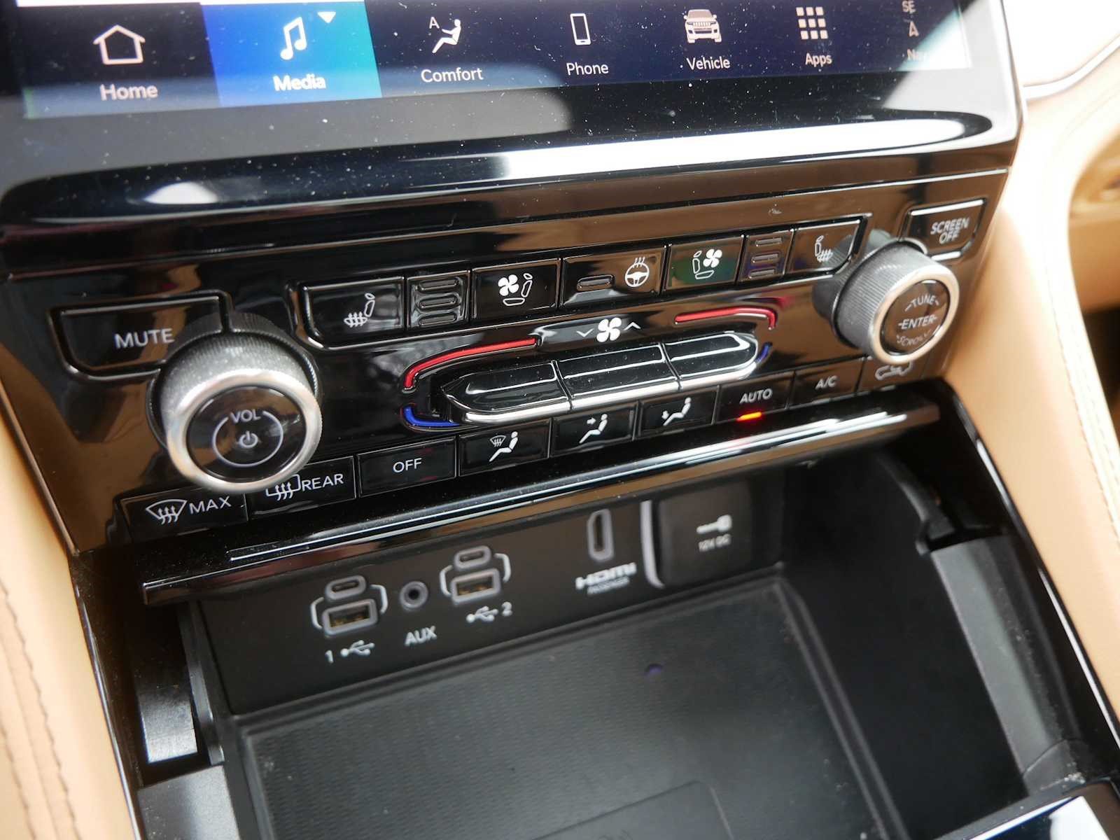 Used 2024 Jeep Grand Cherokee L Summit AWD/4WD image 31