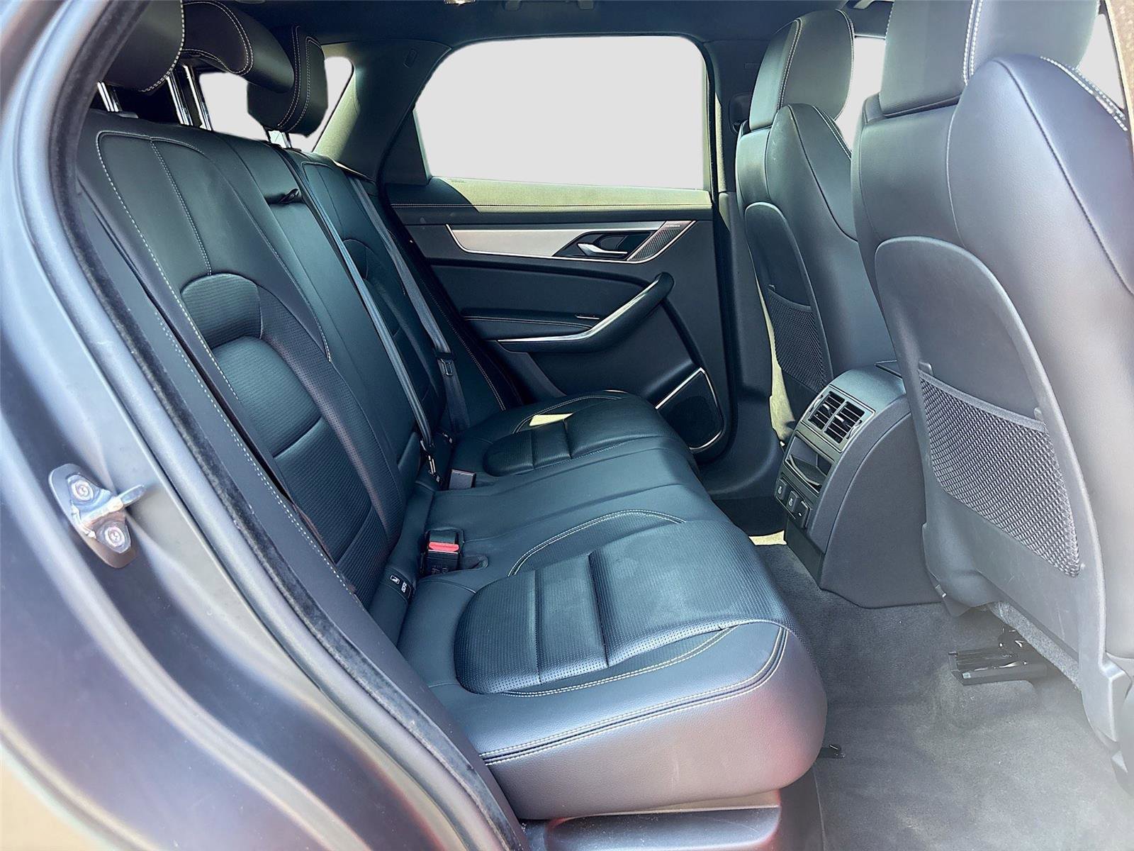 Used 2024 Jaguar F-PACE R-Dynamic S image 31