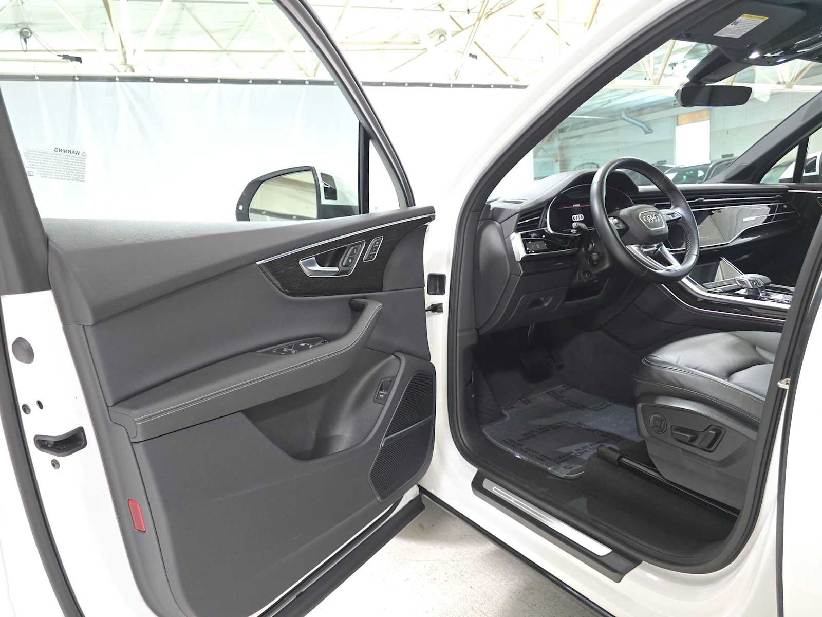 Used 2025 Audi Q7 3.0T Premium Plus AWD/4WD image 19