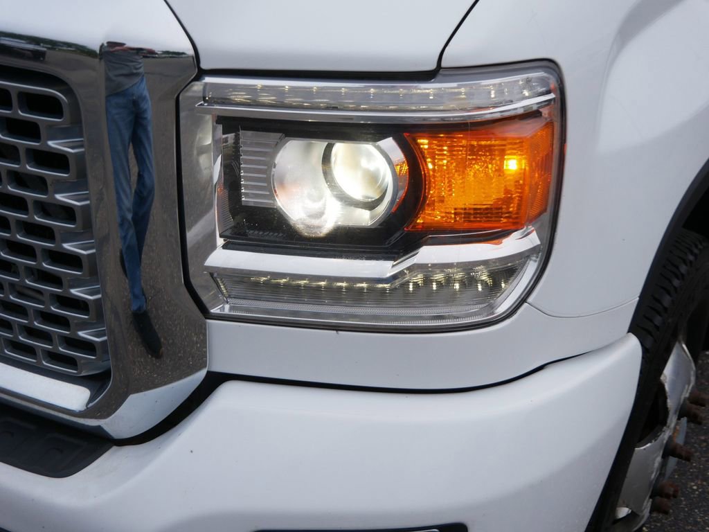 Used 2017 GMC Sierra 3500 Denali image 11