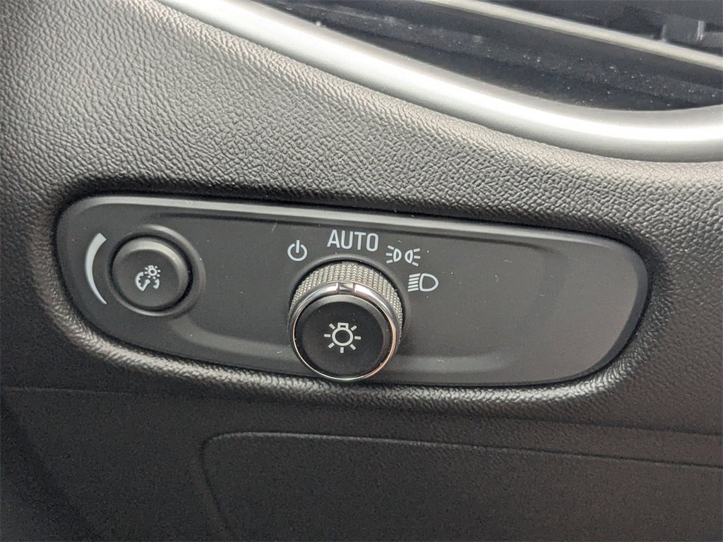 Used 2024 Chevrolet Malibu LT image 25