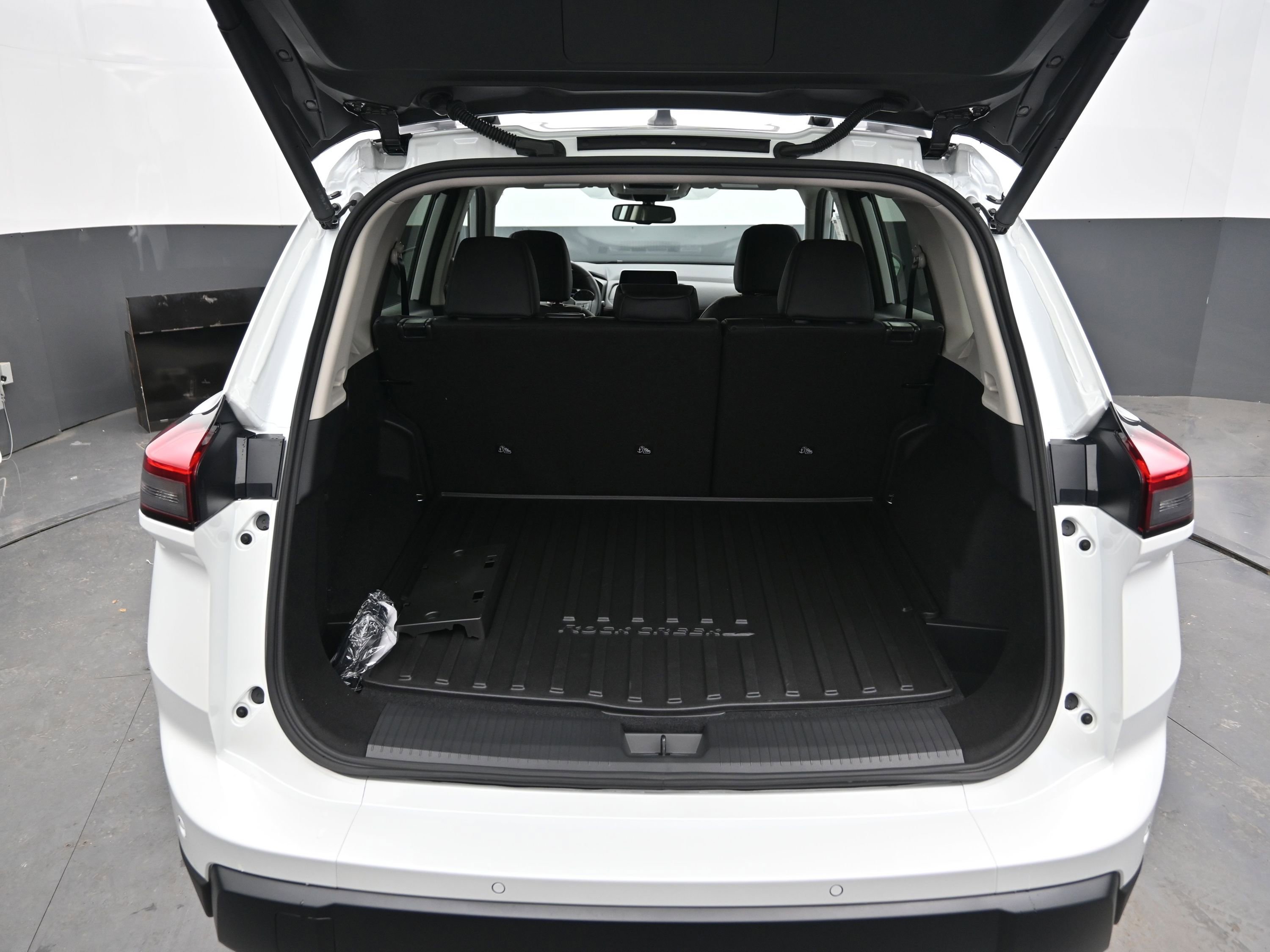New 2026 Nissan Rogue SV w/ Rock Creek Premium Package AWD/4WD image 10