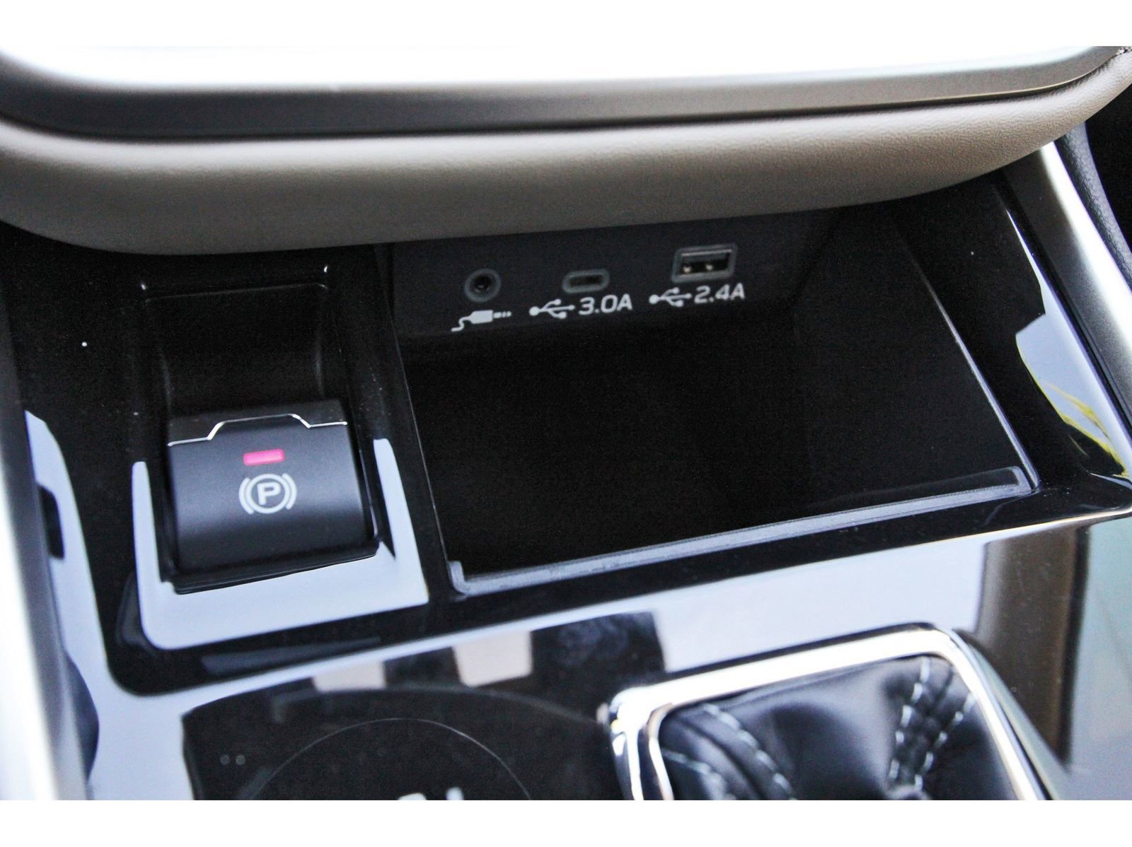 Certified 2025 Subaru Outback Premium image 27