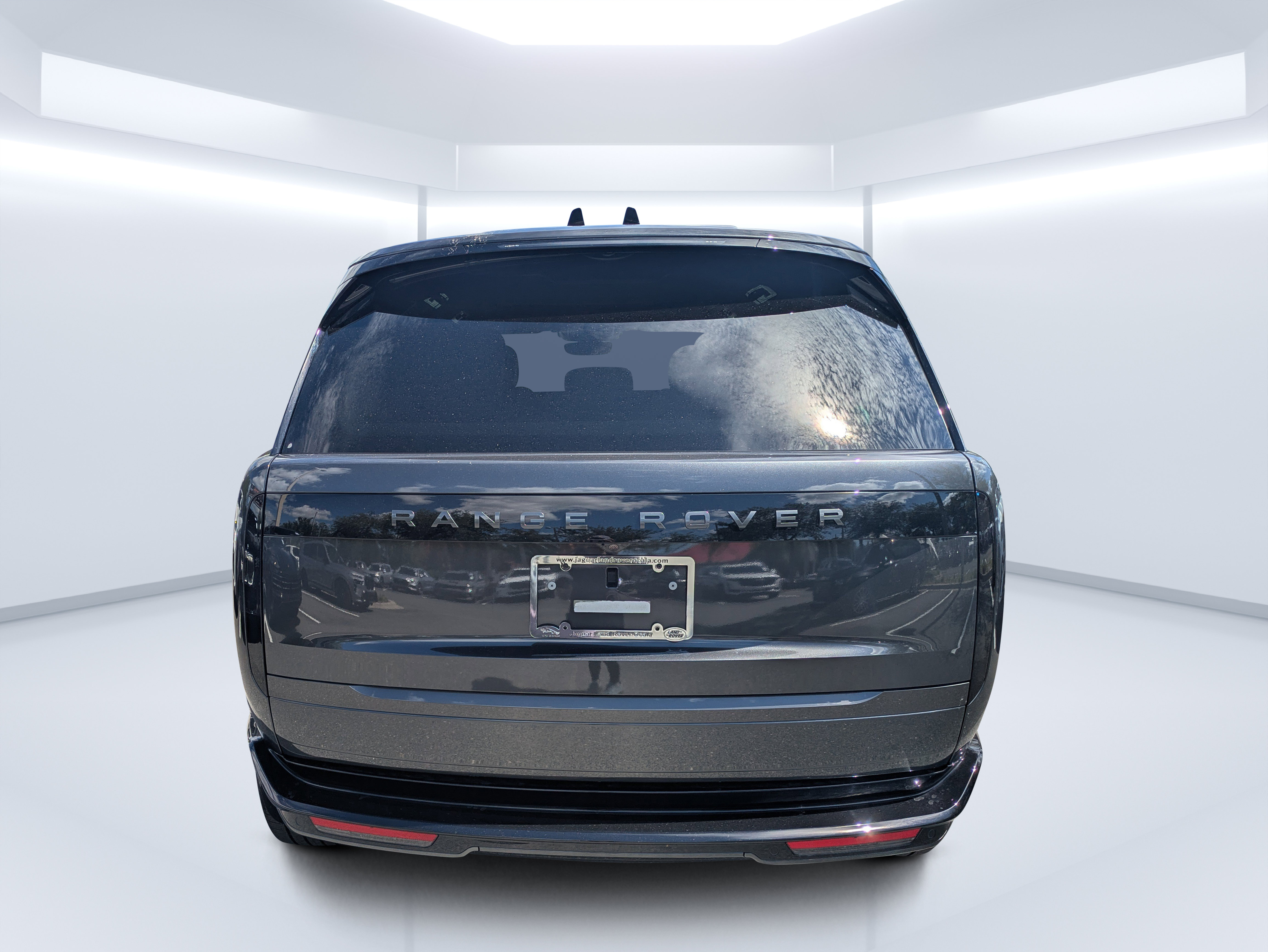 Used 2025 Land Rover Range Rover SE AWD/4WD image 4