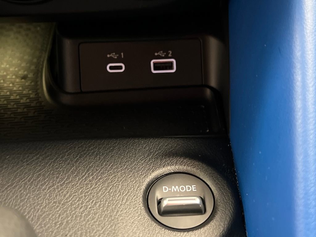 Used 2024 Nissan Z Performance w/ Floor Mat Package image 34