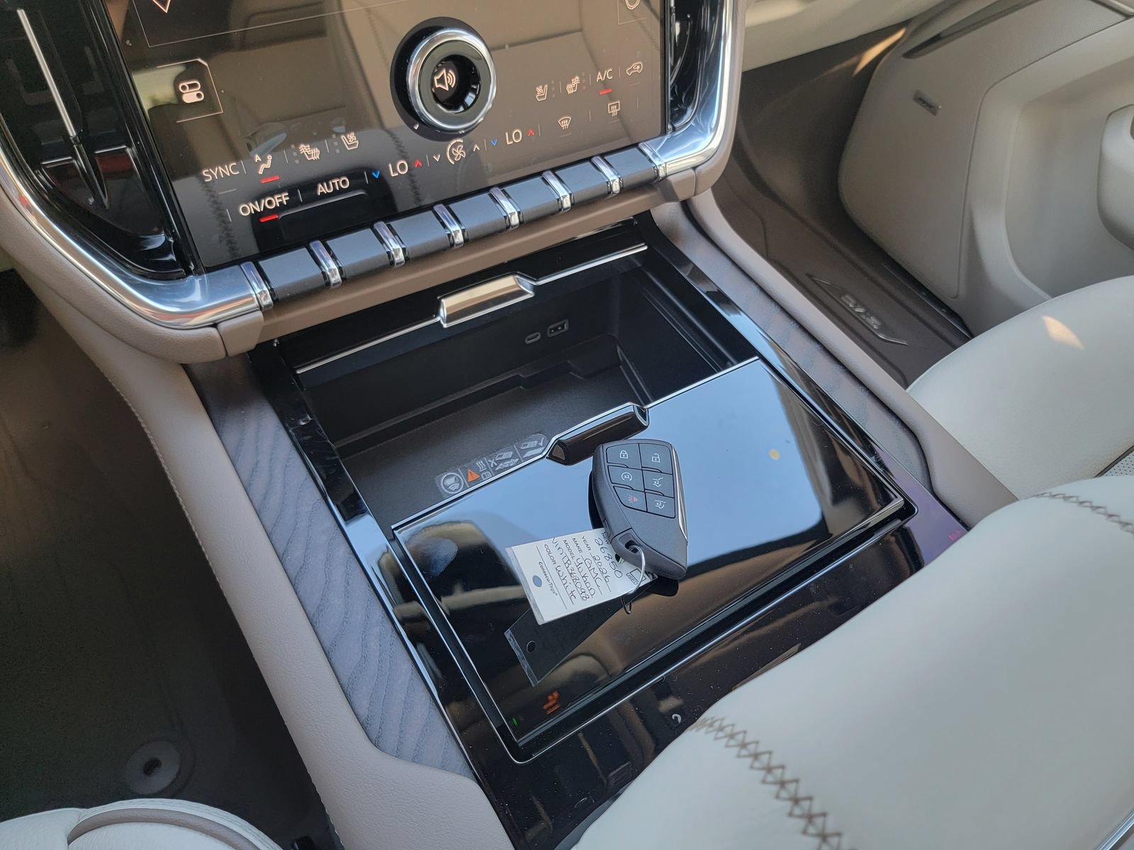 New 2026 GMC Yukon XL Denali w/ LPO, Floor Liner Package AWD/4WD image 27